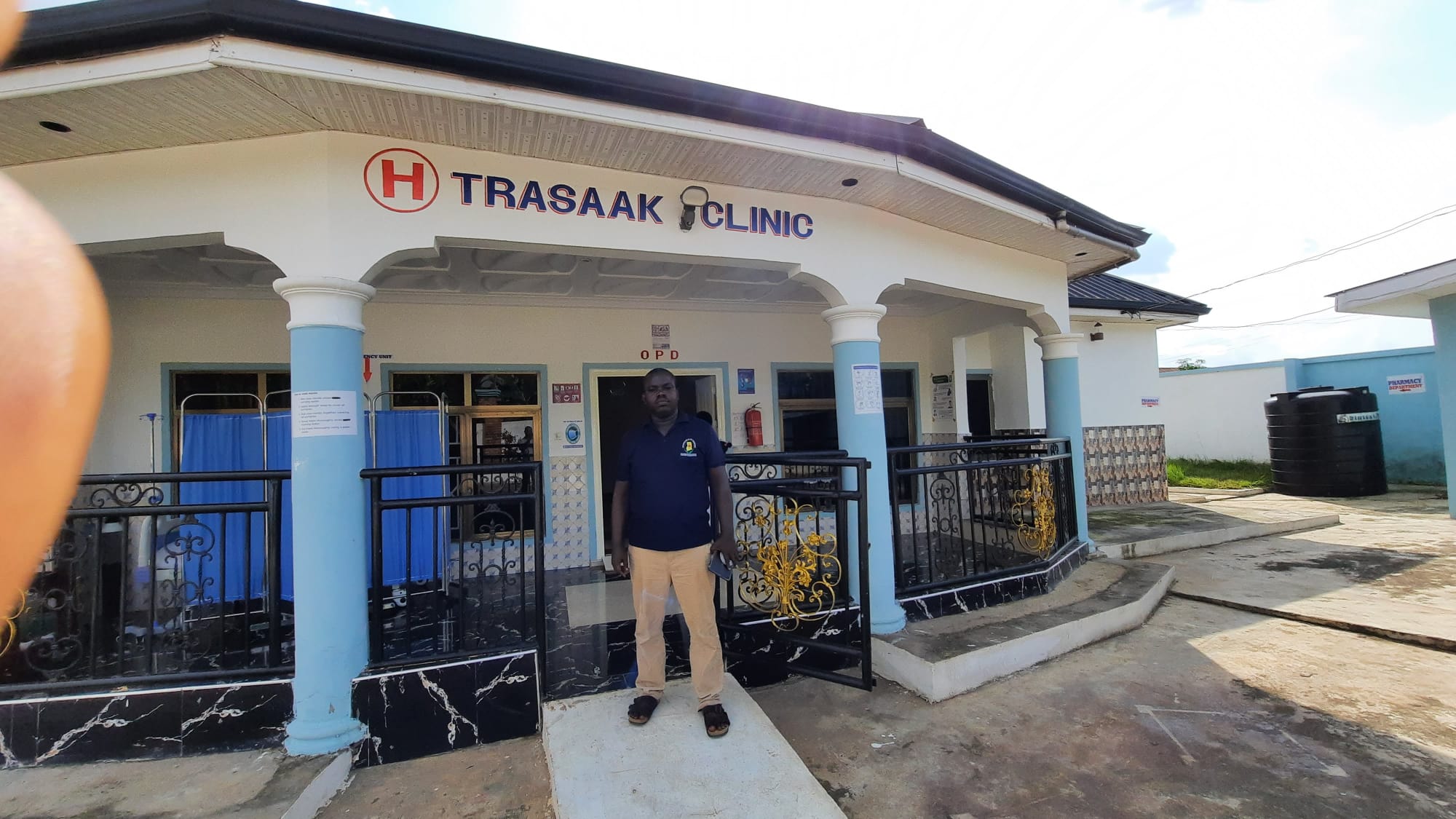 Trasaak Health Clinic entrance